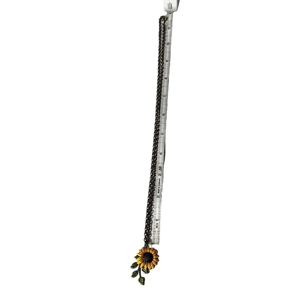 Beautiful Sunflower Pendant Necklace - Picture 6 of 11